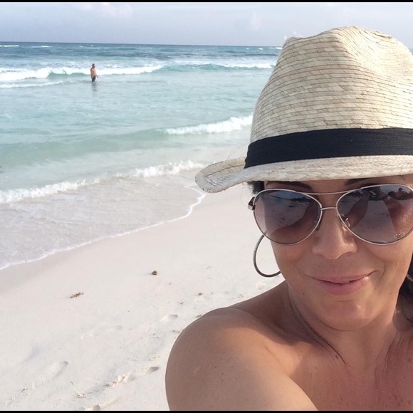 Elcin Ertas - Poshmark Profile Picture of Elcin Ertas (@elcin10) on Poshmark