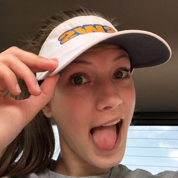 Morgan Hurda - Poshmark Profile Picture of Morgan Hurda (@mghurda) on Poshmark