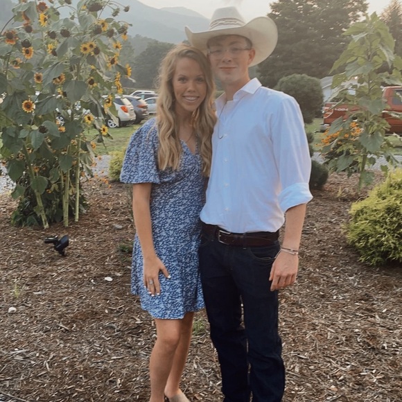 Profile Picture of Mary Revis (@maryrev) on Poshmark