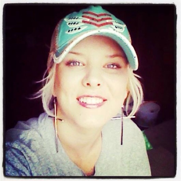 Profile Picture of Brittany Daggs (@britanylclifton) on Poshmark