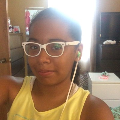 Profile Picture of Christina Burgos (@Christi48672343) on Twitter