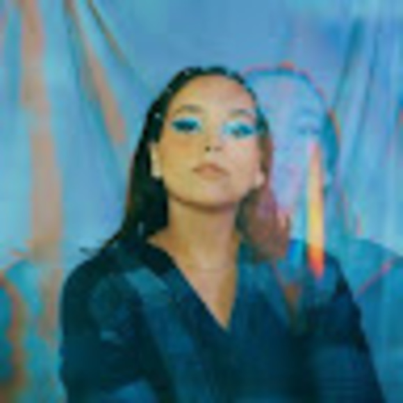 Profile Picture of Victoria Morillo (@vickymori15) on Poshmark