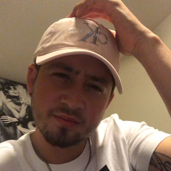 Profile Picture of Daniel Beltran (@verde9702) on Poshmark