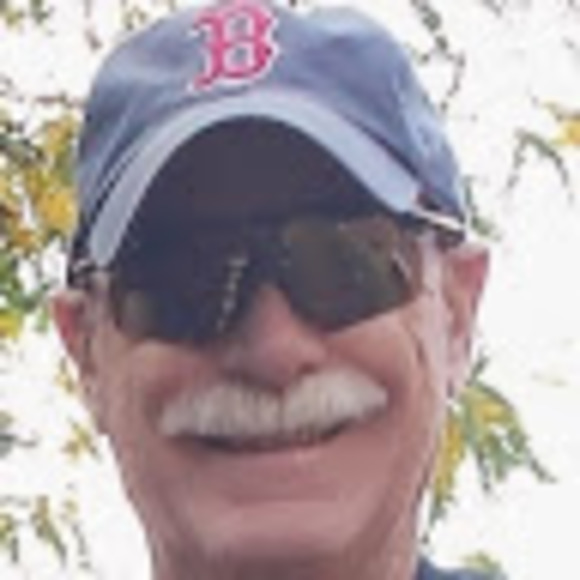 Profile Picture of Andrew Hescheles (@ahesch7) on Poshmark