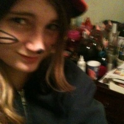 Profile Picture of Julia Watts (@juliawatts19) on Twitter