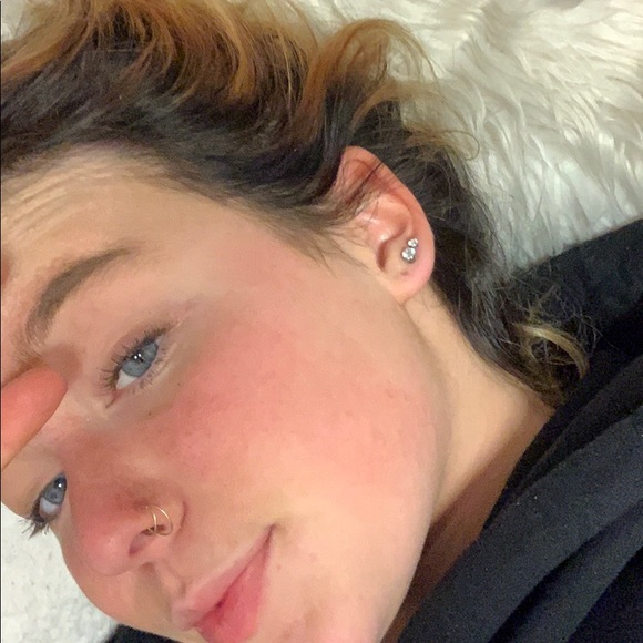 Profile Picture of Halyna Lucyszyn (@lucyhalyna) on Poshmark