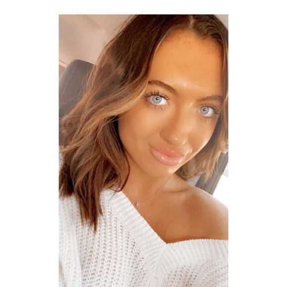 Profile Picture of Alexis Bagley (@alexis_bagley22) on Poshmark