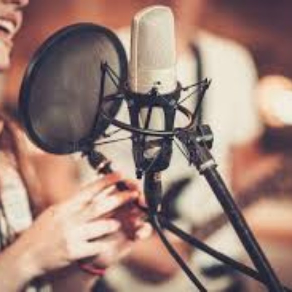 Emily Emily - Poshmark Profile Picture of Emily Emily (@emily_e11_801) on Poshmark