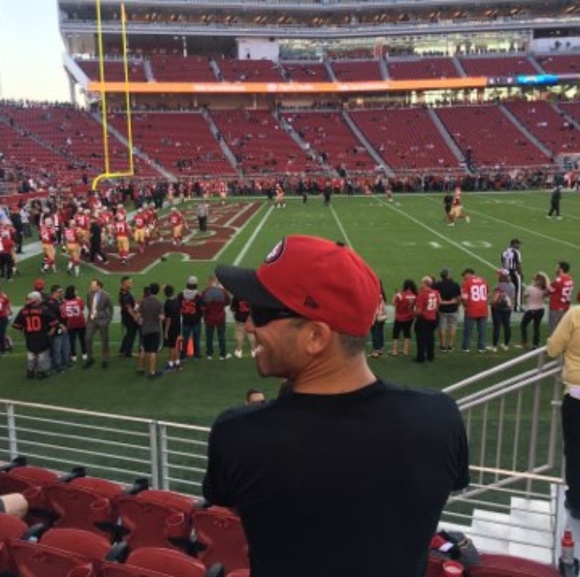 Profile Picture of Daniel Rubalcaba (@d_rubalcaba) on Poshmark