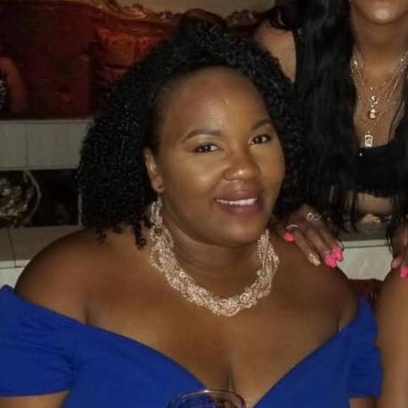Profile Picture of Monique Roach (@its_me_mo) on Poshmark