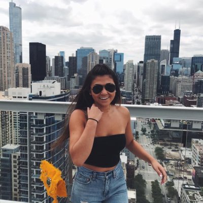 Profile Picture of Claire Hoffman (@itsHOFFinhere) on Twitter