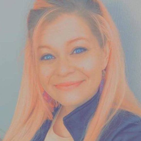 Profile Picture of Jess Wright (@bigheartedhippy) on Poshmark