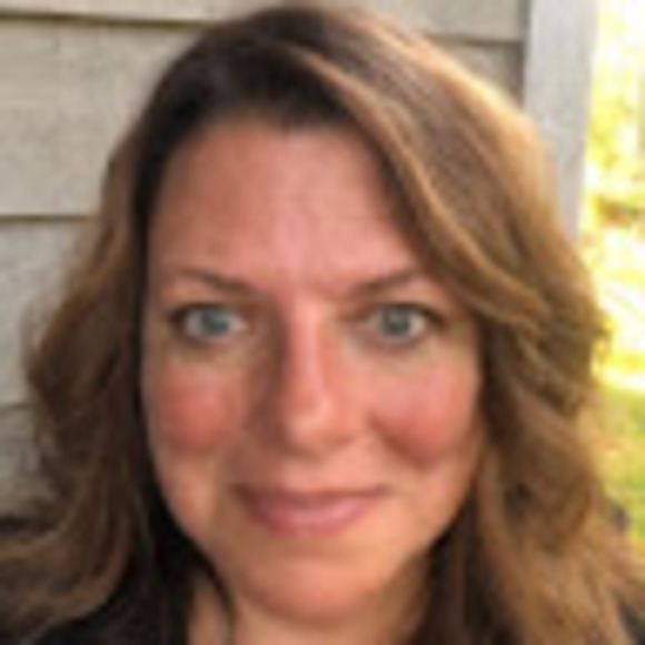 Profile Picture of Lorrie Foster (@lorriefoster09) on Poshmark