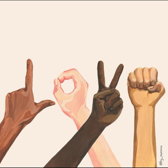 Profile Picture of Clare Lee (@bagsfory0u) on Poshmark