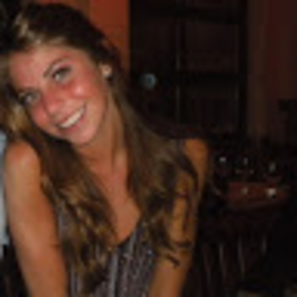 Profile Picture of Stephanie Brutus (@stephnegreanu) on Poshmark