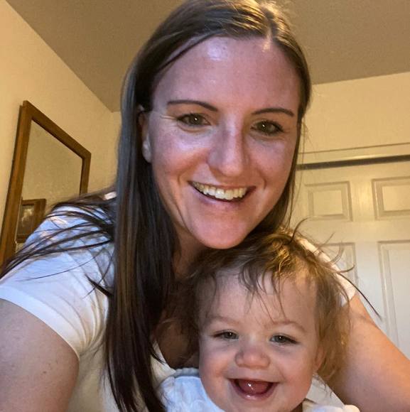 Profile Picture of Danielle Binns (@binzyd) on Poshmark