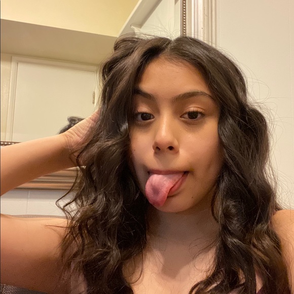 Profile Picture of Crystal Solares (@crystal_solares) on Poshmark