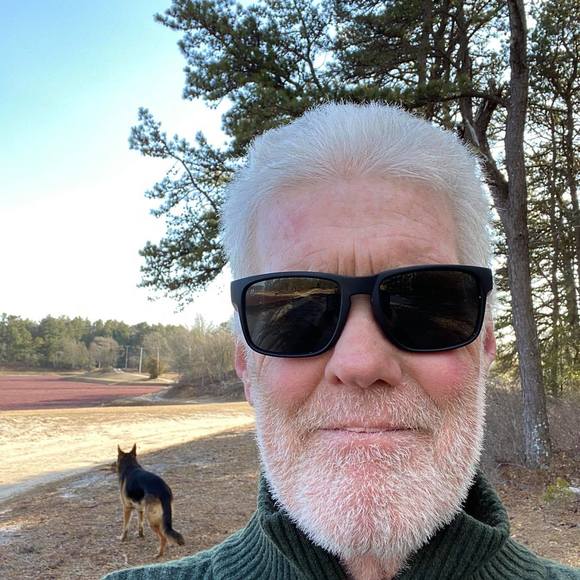 Profile Picture of Jeff Pickens (@jffpckns) on Poshmark