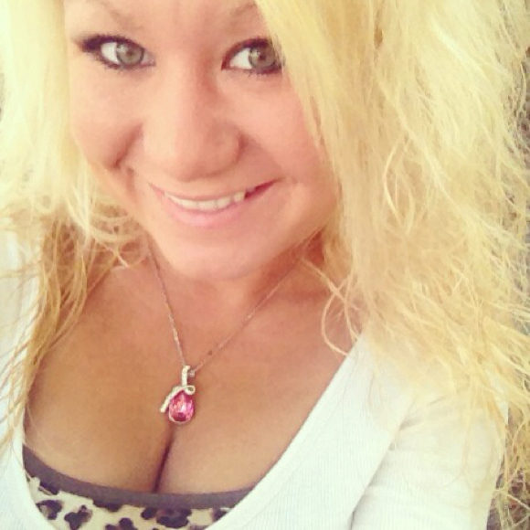 Profile Picture of Ashley Stevick (@ashleystevick) on Poshmark