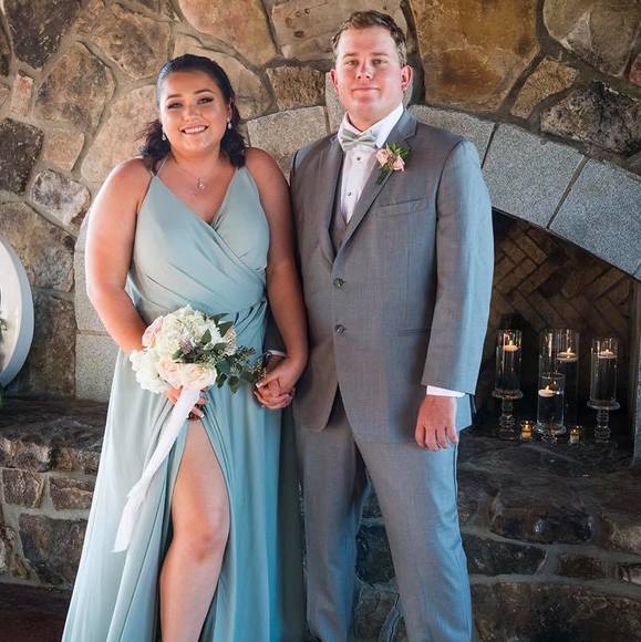 Profile Picture of Haley Rhodes (@haleyr1197) on Poshmark