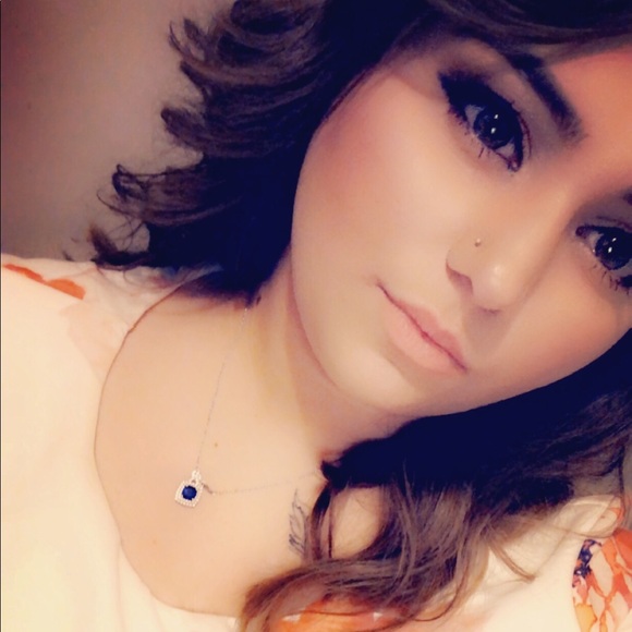 Profile Picture of Starlena Amerson (@starlenaamerson) on Poshmark