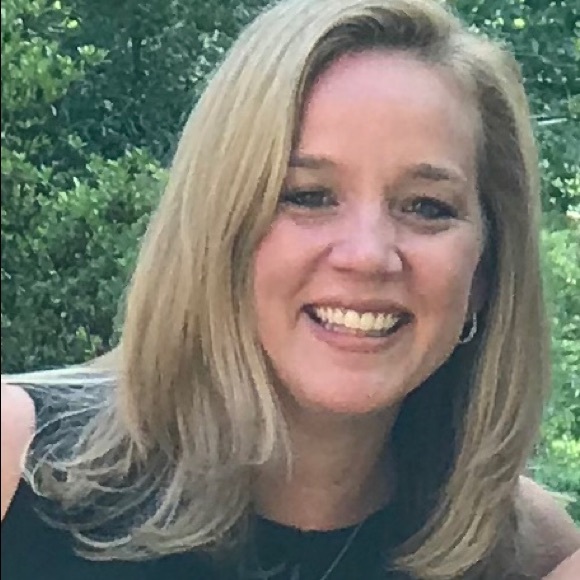 Profile Picture of Kristin Whelahan (@kwdaydream) on Poshmark