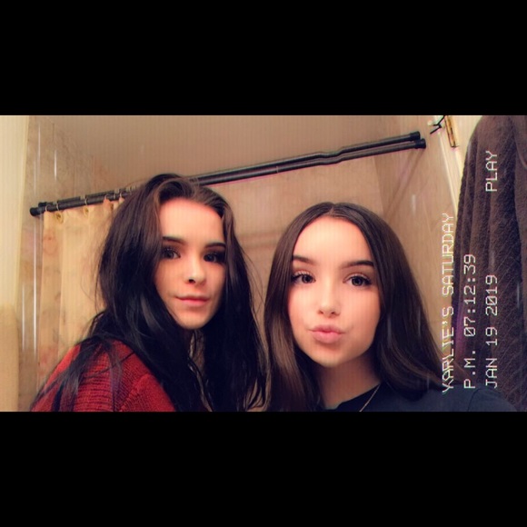 Profile Picture of Karlie Mandella (@karlie_mandella) on Poshmark
