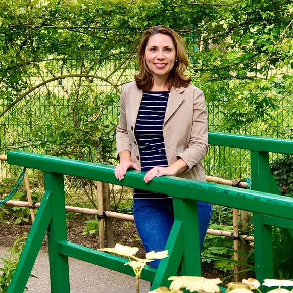 Profile Picture of Alison Osterberg (@macynal) on Poshmark