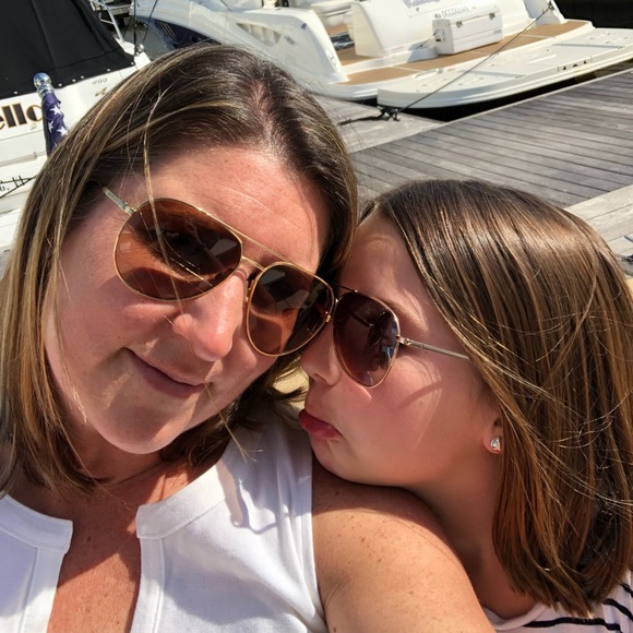 Profile Picture of Erin Toczylowski (@etoczykowski) on Poshmark