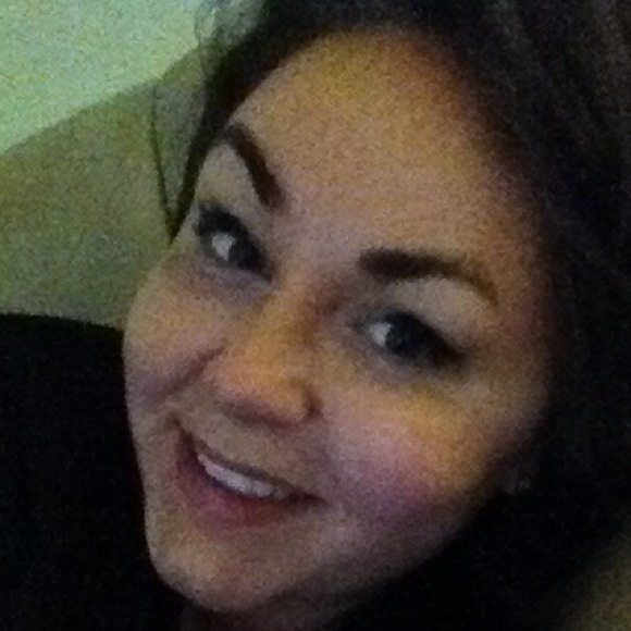 Profile Picture of Brittany Roszell (@bdoll2013) on Poshmark