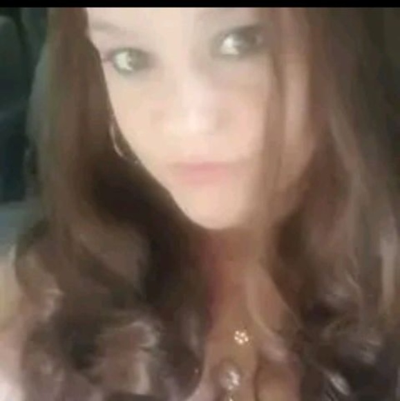 Profile Picture of Lisa Glessner (@0629glessner) on Poshmark
