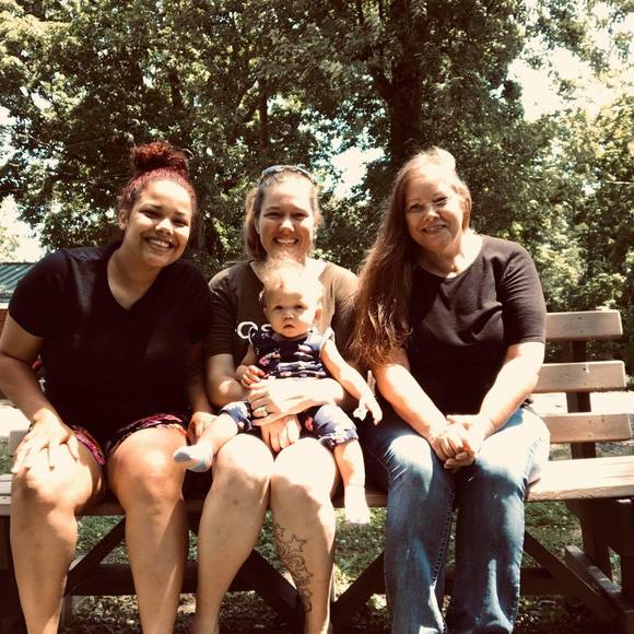 Profile Picture of Christy Skelton (@cskelton37) on Poshmark