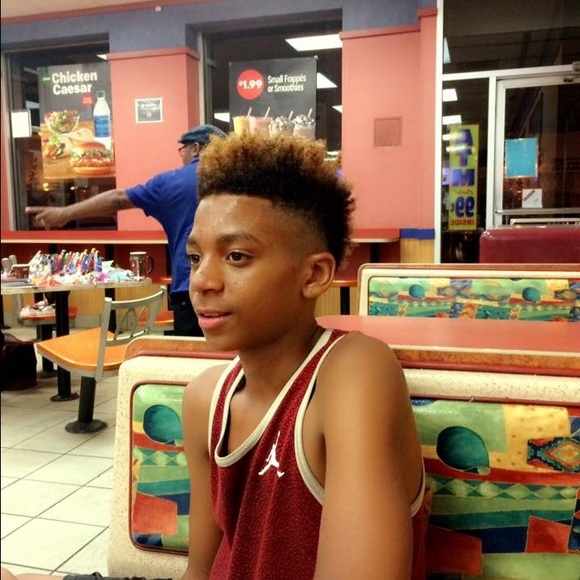 Profile Picture of Leon Correa (@kcballa) on Poshmark