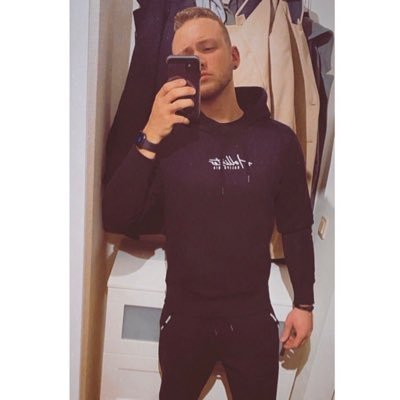 Profile Picture of Cashmaster.Max (@feet_austin) on Twitter