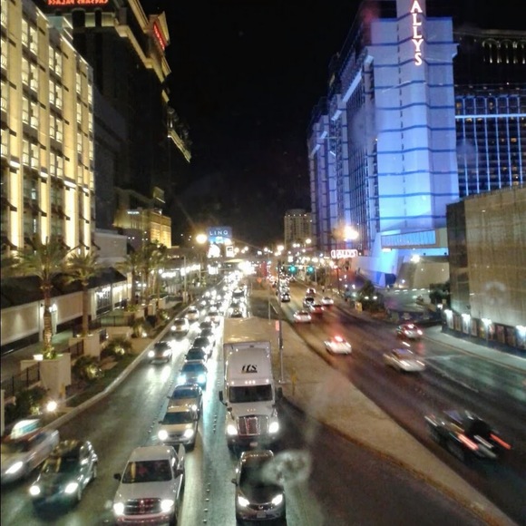 Profile Picture of Andrew Frazier (@andrewfrazier) on Poshmark