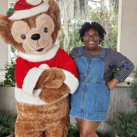 Profile Picture of Dani Jones (@dani_ll) on Poshmark