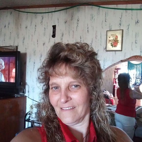 Profile Picture of Kristy Hilthon - nielson (@kamihilthon52) on Poshmark