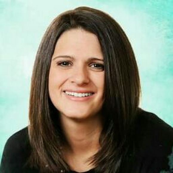 Profile Picture of Christine Opperman (@c_opperman) on Poshmark