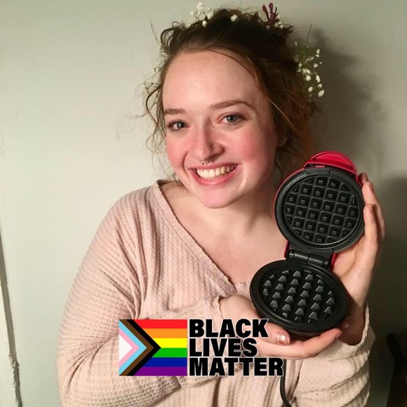 Profile Picture of Annabelle Murphy (@annabellejoyyy) on Poshmark