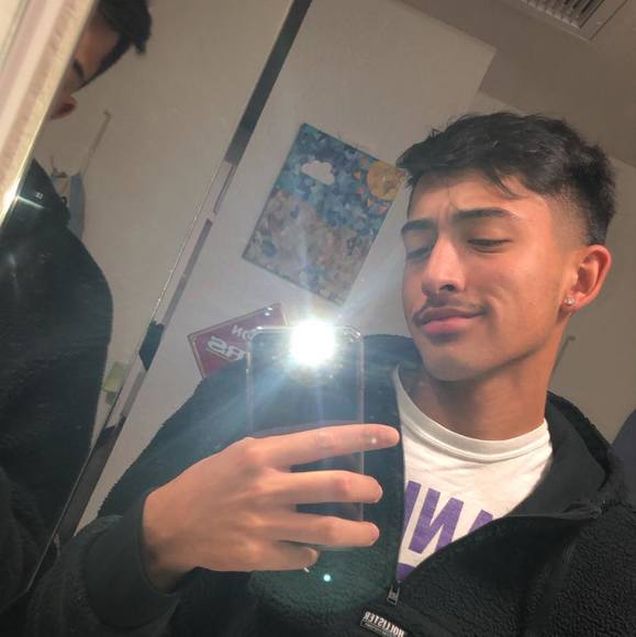 Profile Picture of Arturo Luis (@turo01) on Poshmark