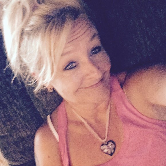 Profile Picture of Paula Lloyd (@stylistpaula) on Poshmark