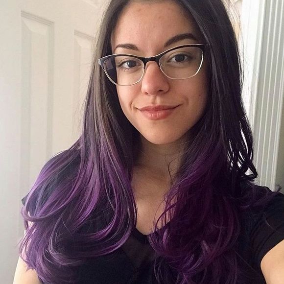 Profile Picture of Lauren Valledor (@lovelylaurentv) on Poshmark