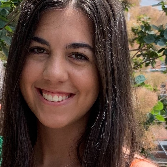 Profile Picture of Ae Cunneen (@aecunneen) on Poshmark