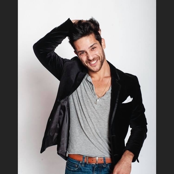 Profile Picture of Adam Pupchek (@adampupchek) on Poshmark