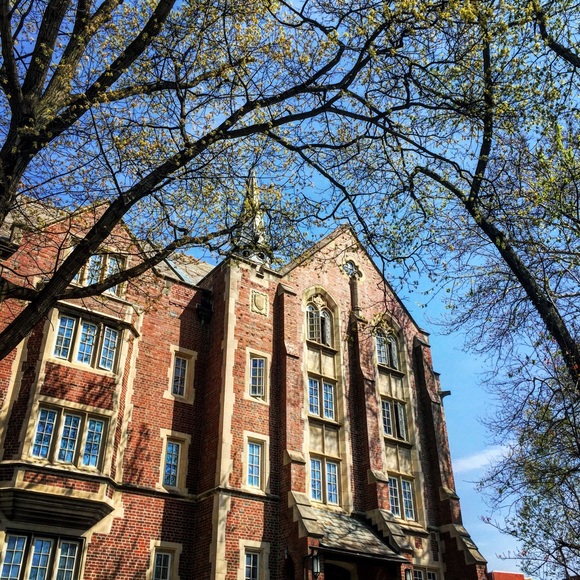 Profile Picture of Chloe Tang (@hancong) on Poshmark