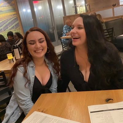 Profile Picture of Cassandra (@CassandraGallo) on Twitter