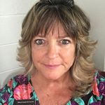 Profile Picture of Robin Eaton-Novak (@raenovak) on Instagram