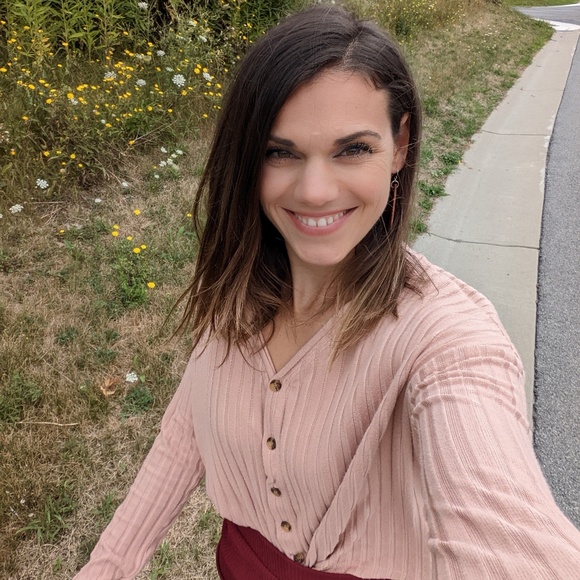 Profile Picture of Lori Larussa (@lorilarussa) on Poshmark