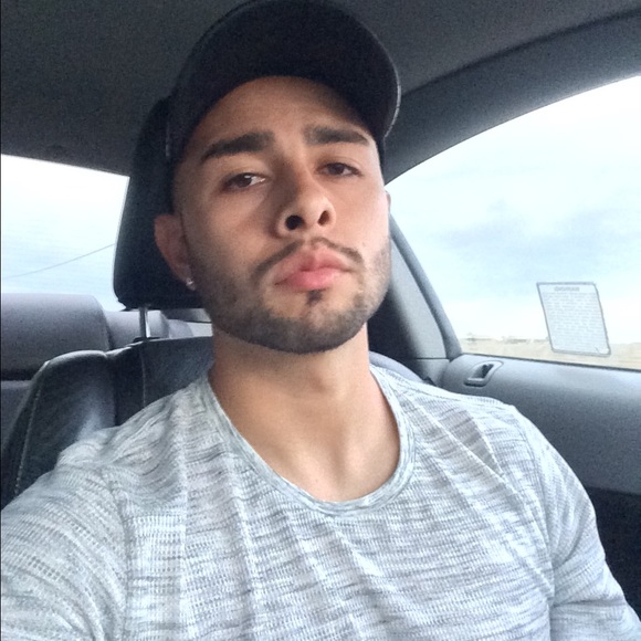 Profile Picture of Moises Ochoa (@mois92) on Poshmark