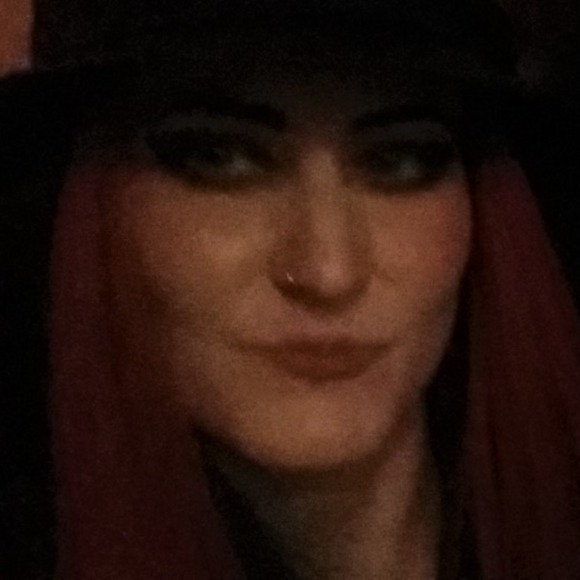 Profile Picture of Kerrilyn Shuler (@kerrilyn87) on Poshmark